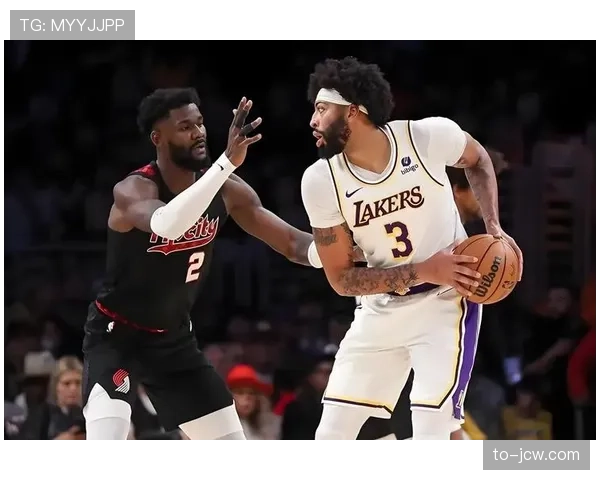 艾顿可出战浓眉复出之战 谈防守策略与球队配合